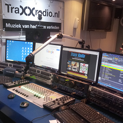 TraxxRadio Logo